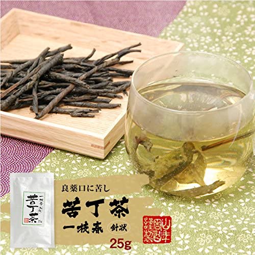 2000年以上前から中国で飲まれる代表的な健康茶で「一茶葉」とも呼ばれています。 中国では古くから健康茶として、飲まれています。 今話題の苦丁茶、 魔女たちの24時で紹介された、美容健康茶です。 良薬口に苦しとはこのことです 【商品名】苦丁茶 一枝春 【商品区分】飲料 【内容量】25g×2袋 開封後はお早めに召し上がりください。 常温保管してください。高温多湿、直射日光は避けて保管してください。 【賞味期限】製造日より約12ヶ月 マグカップで飲む場合は、1本が適量で熱湯を注いでお飲みください。 3〜4杯飲むことが出来ます。 急須に入れて飲む場合は2〜3本が適量です。 中国では一煎目は熱湯でサッと流して捨てるのが一般的です。 苦丁茶は大変苦いものです。 お子様の手の届かないところにおいてください。