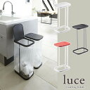 ▼▼　この商品のカテゴリ　▼▼ 【luce / ルーチェ】分別ごみ袋ホルダー 全3色 ペットボトルや空き缶などの分別に便利なポリ袋ホルダー ■サイズ：約W:22×D:33×H:55cm ■重　量：約1200g ■素　材：蓋：ポリプロピレン 　　　　　本体：スチール（粉体塗装） ■適応袋サイズ：30L〜45L用ポリ袋 ■組み立て：有 ポリ袋を掛けて蓋をするだけで完成。 ペットボトルや空き缶などの分別に便利なポリ袋ホルダー。 ※在庫状況変動により、注文の数の減少及びキャンセルが生じる場合がございます。 ※商品のカラーは、実際の色と異なって見える場合がございます。 ▼▽横開きタイプはコチラ▽▼ 【luce / ルーチェ】 　横開き分別ゴミ袋ホルダー 　　　 税込 3,850 円