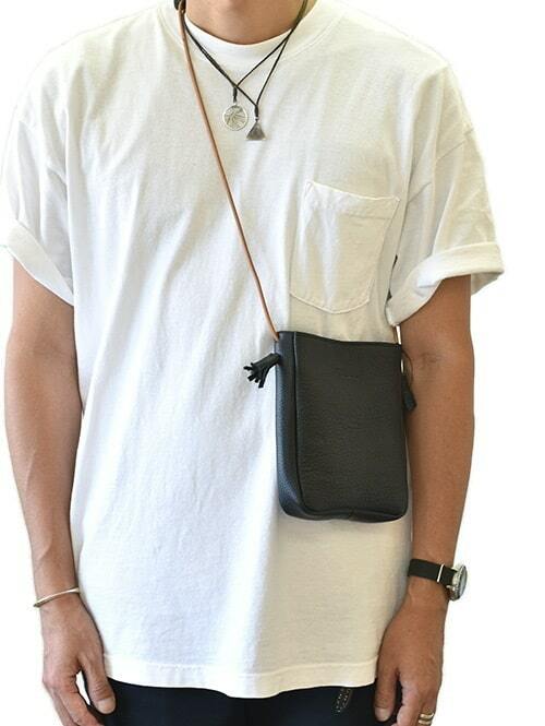 CROSSED ARROWS (クロッシード アローズ） Leather Neck Bag BLACK 牛革 本革 サコッシュバッグ レザーバッグ 小さめ バッグ 人気 カジュアル 日本製