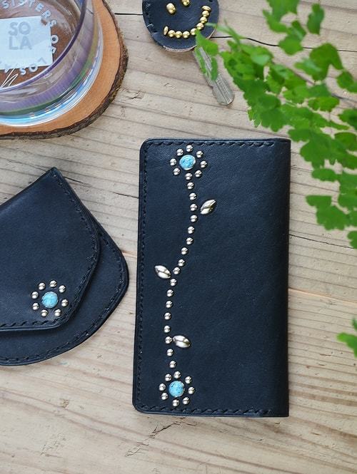 高級感 Crossed Arrows クロッシード アローズ パスケース 定期入れ 小銭入れ無し 牛革 本革 シルバースタッズ 花芯 ターコイズ 財布 注目ブランド Sutpa Org