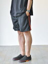 ラインパンツ ショートパンツ スェットショートパンツ 赤いラインのショートパンツ