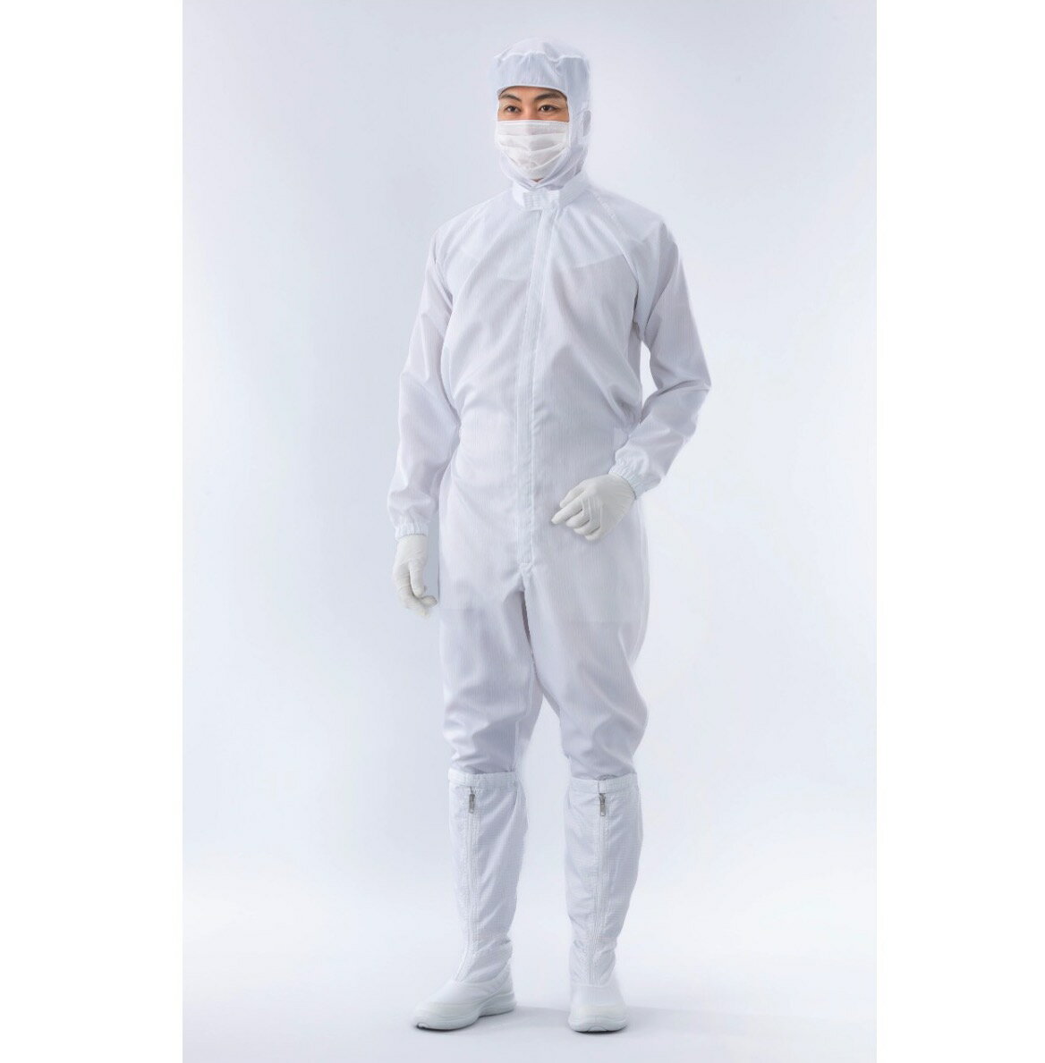 クラス100対応の防塵素材「クリーンツイル」を前面や腕部分に使い、背面（背中部分）のみ高通気素材「エアベル」を使っていますので、防塵性と快適性を兼ね備えたクリーンスーツです。 塗装ブース内ウエアとして大手自動車メーカーにて実績のあるクリーンスーツです。 使用例：半導体電子部品関連、自動車・精密塗装業界など メーカー：ガードナー カラー：ホワイト（CP1050-1）ブルー（CP1050-2） サイズ：S、M、L、LL、3L、4L、5L 材質： ・前面：クリーンツイル（ポリエステル100％） ・背面：エアベル（ポリエステル100％） センターファスナー（コイル）仕様比翼付き ラグランスリーブ 袖口ゴム・裾口ゴム仕様 ウエストゴム仕様(アジャスター付き) 衿元テーピースナッパー調整付 背中部高通気性生地(エアベル)仕様塗装ブース内ウエアとして大手自動車メーカーにて実績のあるクリーンスーツです。