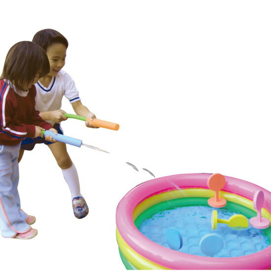 一歩社 はじめしゃ プールで的あて〜一歩社(はじめしゃ)のプール遊びに大活躍の水遊びのおもちゃ・遊具。スポンジ製の水てっぽうでプールに浮かべた的を狙って遊びます...