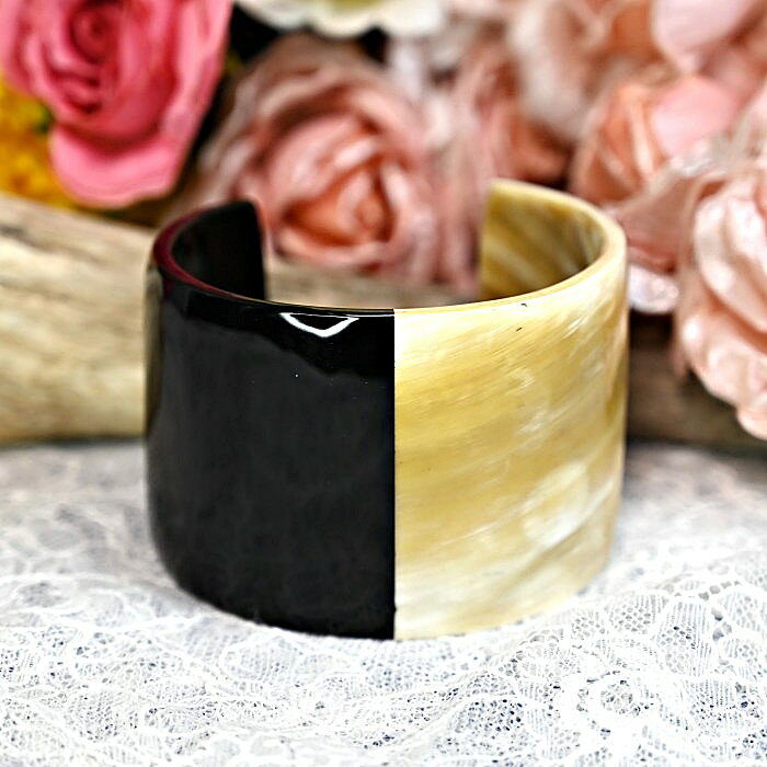 送料無料 水牛 バッファロー ホーン プレゼント クリスマス クリスマスプレゼント 手作り アクセサリー 雑貨 ブレスレット バングル カフ□ 水牛の角特有の色...