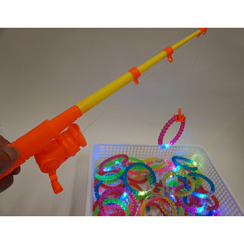 ピカピカ光るブレスレット釣り大会　72個＋予備5個 / 光る おもちゃ 玩具 景品 イ...