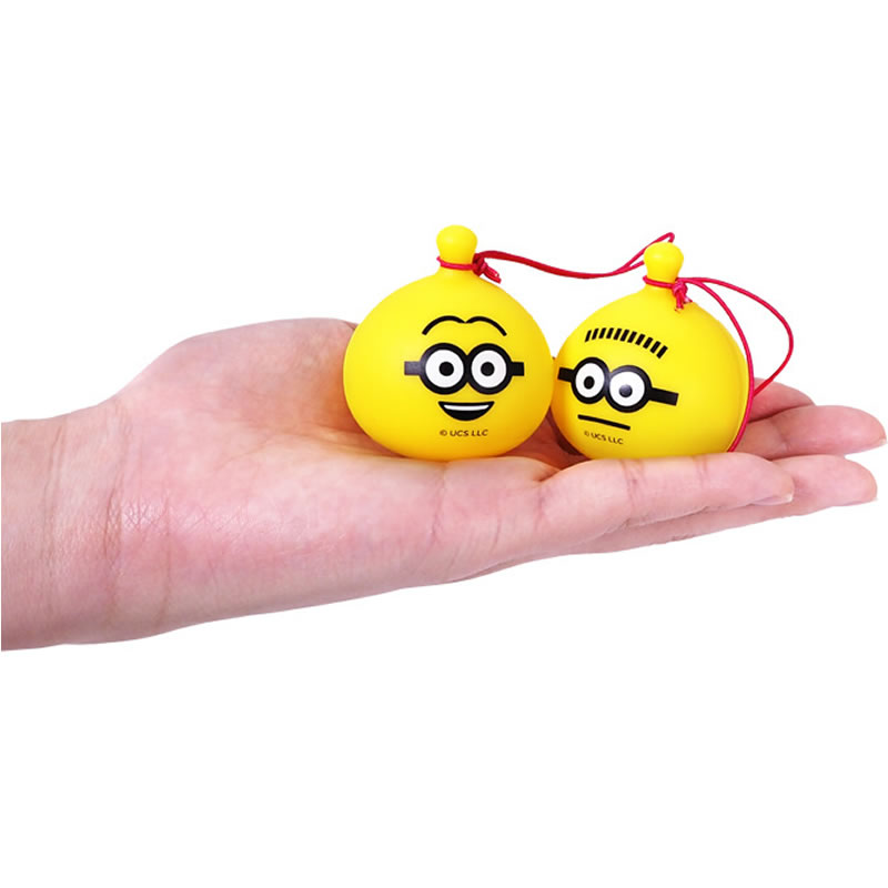 水に浮くぷかぷかキャラクターおもちゃ　ミニオンズヨーヨーストラップ　50個 / す...