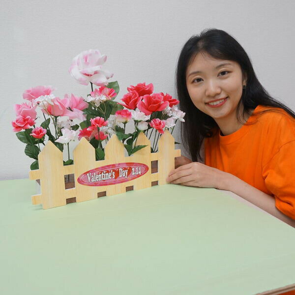 バレンタイン装飾　ローズ垣根アレンジ　W47cm / バレンタイン 飾り 卓上 小物 ディスプレイ