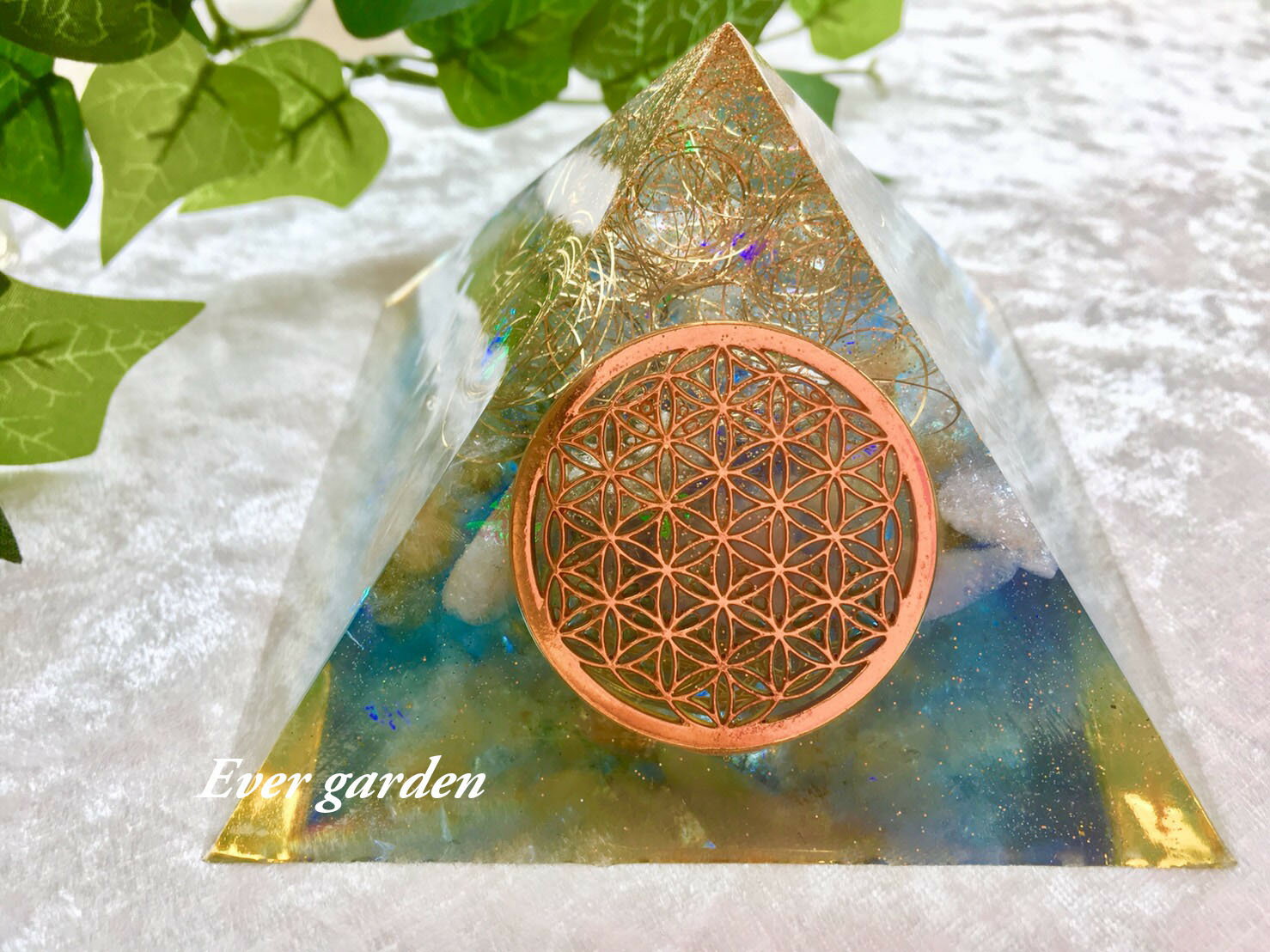 ピラミッド 黄金比 オルゴナイト 鏡面仕上げ レジン シリコンモールド ネックレス アクセサリー パーツ 作成 UVレジン製作 エポキシ樹脂 樹脂粘土 型 抜き型 キット 四角錐 シリコン モールド格安通販　バレンタイン　人気　ランキング