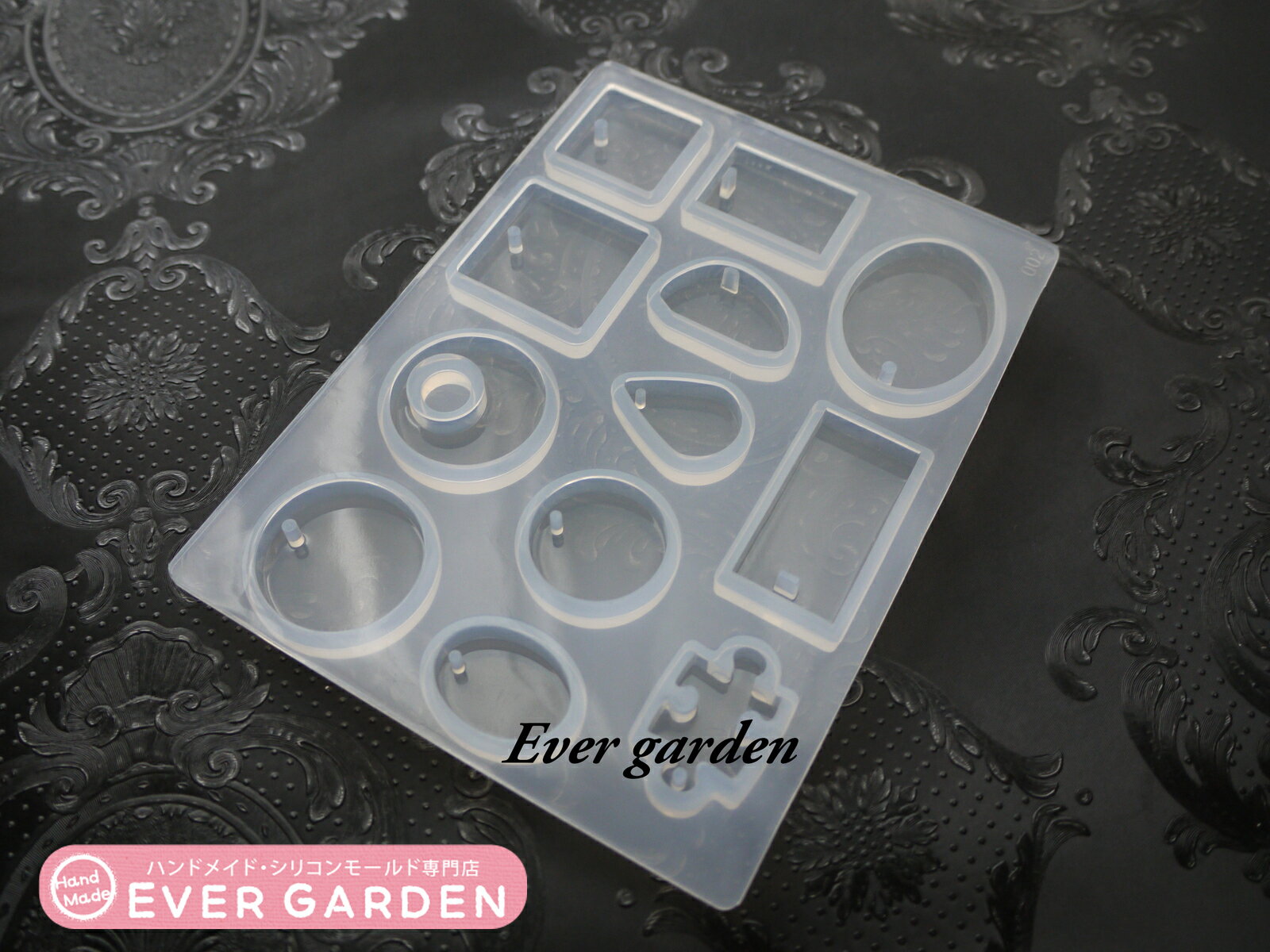 丸 四角 シリコンモールド レジン 穴あき 通し穴 正方形 しずく ドロップ パズル ネックレス アクセサリー パーツ 作成 シリコン モールド シリコン 型 抜き型 キット エポキシ樹脂 樹脂粘土 透明 プレート