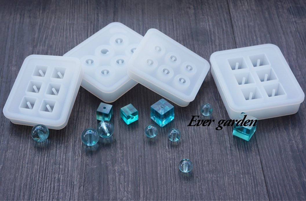 レジン シリコン型 球体 正方形 ビーズ型 4枚セット キューブ シリコンモールド レジン ネックレス アクセサリー パーツ 作成 シリコン モールド 抜き型 キット 道具 新入荷 クレイアート 四角 オ