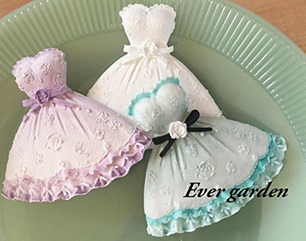 ドレス 2個セット ウェディング 結婚式 シリコンモールド レジン 手作り 石鹸 樹脂 粘土 レジン シリコン モールド シリコン 型 抜き型 キット 道具 かわいい モールド レジンクラフト デコ パーツ オルゴナイト 女の子 服格安通販　バレンタイン　人気　ランキング