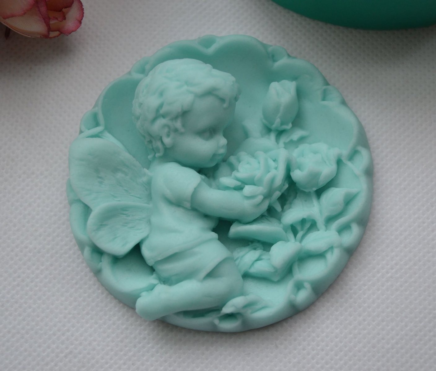 薔薇を抱く天使 エンジェル シリコンモールド レジン かわいい モールド バラ 雑貨 レジンクラフト デコ パーツ オルゴナイト 型 シリコン 型 レジン パーツ 枠 型 セット モールド 空枠 シリコン型格安通販　バレンタイン　人気　ランキング