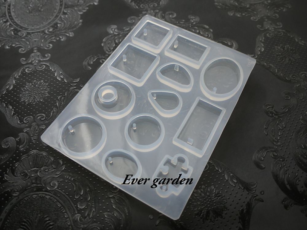 丸 四角 シリコンモールド レジン 穴あき 通し穴 正方形 しずく ドロップ パズル ネックレス アクセサリー パーツ 作成 シリコン モールド シリコン 型 抜き型 キット エポキシ樹脂 樹脂粘土 透明 プレート格安通販　バレンタイン　人気　ランキング