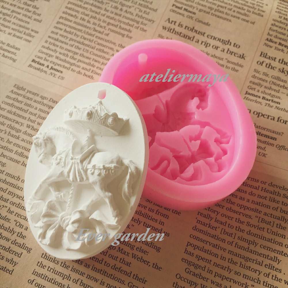 木馬 穴あき 馬 メリーゴーランド シリコンモールド レジン プレート アロマストーン ブローチ 立体的 3D クラシック 手作り 石鹸 キャンドル 樹脂 粘土 オルゴナイト 型 抜き型 シリコン 型 レジン格安通販　バレンタイン　人気　ランキング