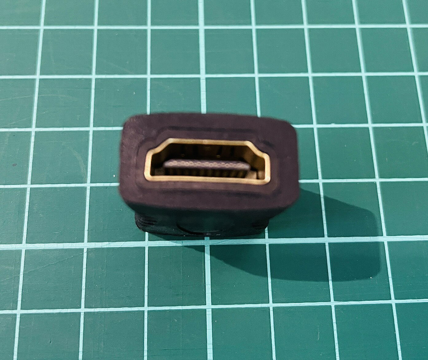 【4個セット】HDMI と HDMI延長 コネクター アダプター HDMI (メス) to HDMI (メス) 金メッキ 延長 メスメス 伝送信号安定 変換 絶縁 耐摩耗性 接続 HDMIケーブル（オス）同士を繋げて 延長できる コネクターです