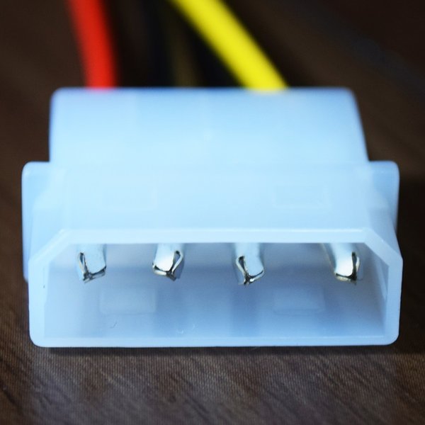 ���� �ڥ�ե���� IDE (����) �� SATA �Ÿ� (�᥹) �Ѵ� �����֥� ���ͥ���