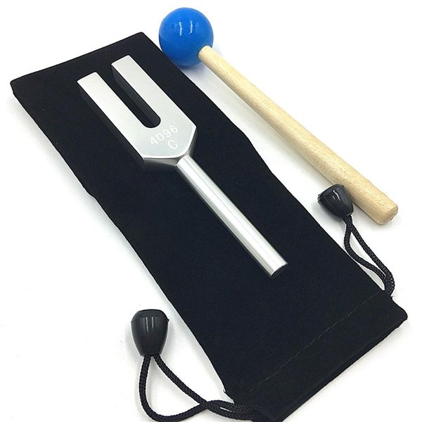 音叉 おんさ チューナー 4096Hz チューナー マレット セット ヒーリング 癒し 瞑想 リラックス パッケージ内容 ・音叉（シルバー）x1 ・マレットx1 ※先の部分の色がちが異なる場合がございます。 ・収納袋x1 商品説明： ・サイズ（音叉）：(約)長100x幅25x厚さ10mm ・サイズ（マレット）：(約)長190mm　 ※先の部分の色がちが異なる場合がございます。 ・素材：アルミ合金 ・周波数: 4096Hz ・効果：ヒーリング 癒し 瞑想 リラックス ■■■外装について■■■ 輸入品の為、多少の擦り傷などがある場合がありますので、ご理解ご了承ください。 注意：モニター発色の具合により、実際の色味と異なる場合がございます注意：モニター発色の具合により、実際の色味と異なる場合がございます 音叉 おんさ チューナー 4096Hz チューナー マレット セット ヒーリング 癒し 瞑想 リラックス パッケージ内容 ・音叉（シルバー）x1 ・マレットx1 ※先の部分の色がちが異なる場合がございます。 ・収納袋x1 商品説明： ・サイズ（音叉）：(約)長100x幅25x厚さ10mm ・サイズ（マレット）：(約)長190mm　 ※先の部分の色がちが異なる場合がございます。 ・素材：アルミ合金 ・周波数: 4096Hz ・効果：ヒーリング 癒し 瞑想 リラックス ■■■外装について■■■ 輸入品の為、多少の擦り傷などがある場合がありますので、ご理解ご了承ください。 注意：モニター発色の具合により、実際の色味と異なる場合がございます