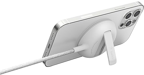 Belkin MagSafe認証 ワイヤレス充電パッド iPhone 15/14/13/12 最大15W急速充電 キックスタンド付き ホワイト Belkin MagSafe認証 ワイヤレス充電パッド iPhone 15/14/13/12 最大15W急速充電 キックスタンド付き ホワイト