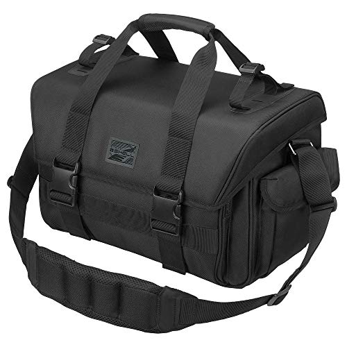 ・ブラック L(16.5L) SP-R03SBLBK・・Size:L(16.5L)PatternName:単品・仕切板をカスタマイズして様々な長さのレンズに対応するなカメラバッグ。・70-200mm f2.8望遠レンズを装着したカメラをフードを取り付けたままで横向きに収納可。・天面の三脚ホルダーはショルダーベルトが干渉しないよう位置が調整できます。・フロント、両サイド、フラップ裏側には便利な小物収納ポケット、底面にはフットスタンド付き。・外寸法: 約W470×H270×D240mm/ 重量: 約1 350g/ 素材: ポリエステル説明 ベーシックなスタイルで出し入れしやすく収納力抜群のカメラショルダーバッグ ■カメラ本体に望遠レンズを装着したまま横向きに収納OK。素早くカメラを取り出しそのまま撮影することができます。 ■可動式中仕切りにより収納物に合わせて自由にレイアウトが変更できます。 ■フロント、両サイド、フラップ裏側には便利な小物収納ポケットを備えています。 ■底面には地面に置いた時の汚れを軽減するフットスタンド付き。 ■天面に三脚ホルダー付き。ショルダーベルトが干渉しにくいよう左右のベルトの位置を前後にずらして取り付け可能。 ■背面には旅行や出張に便利な、カートバッグに通して運搬できるキャリーバーホルダー付き。 ■ハンドルと背面のDリングを使って、別売りの「HAKUBA フォールディングリュックベルト」を装着可能です。 ■ショルダーベルト付け根を身体にフィット斜めに取り付けてあるので快適な携行が可能。付け根にはベルトの片寄りを防止するストッパーを装備。