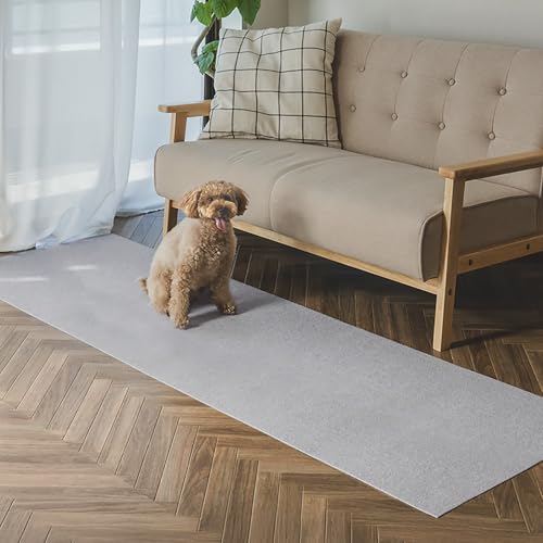 カーペットタイプライトグレー/60×200cm/KP-38・Style:カーペットタイプSize:60×200cmColor:ライトグレー・パッケージ個数:1・廊下やダイニングなど、広い面に敷きやすいロングタイプの吸着マットです。床の傷防止や音対策にも役立ちます。・【サイズ】60×200cm（厚み4mm）、重量：690g・【おくだけ吸着】 床に置くだけでズレない特殊加工、簡単に外せて、何度でも敷き直し可能・【お掃除ラクラク】 掃除機を掛けてもズレない吸着力・【敷く場所は自由自在】 リビング、ダイニング、キッチン、ペットマット、廊下、玄関などいろんな場所で使用可能。ハサミでカットできるので凸凹部分も敷き詰められます廊下やリビング、寝室、子供部屋、キッチンなどに敷き詰めることで、施工なしに簡単にイメージチェンジ。 ロングタイプで、ハサミで手軽にカットでき、家具や柱回りにも敷き詰められる。 敷くことで、フローリングの汚れを防ぐことができる。 おくだけで取り付け、取り外し簡単！汚れたら外せ洗える。 生地が薄いので、つまずきにくく、扉の開閉の妨げにもならない。 掃除機をかけても、裏面の吸着効果で、めくれ上がることがなく、簡単にお掃除ができる。 撥水加工 床暖房対応