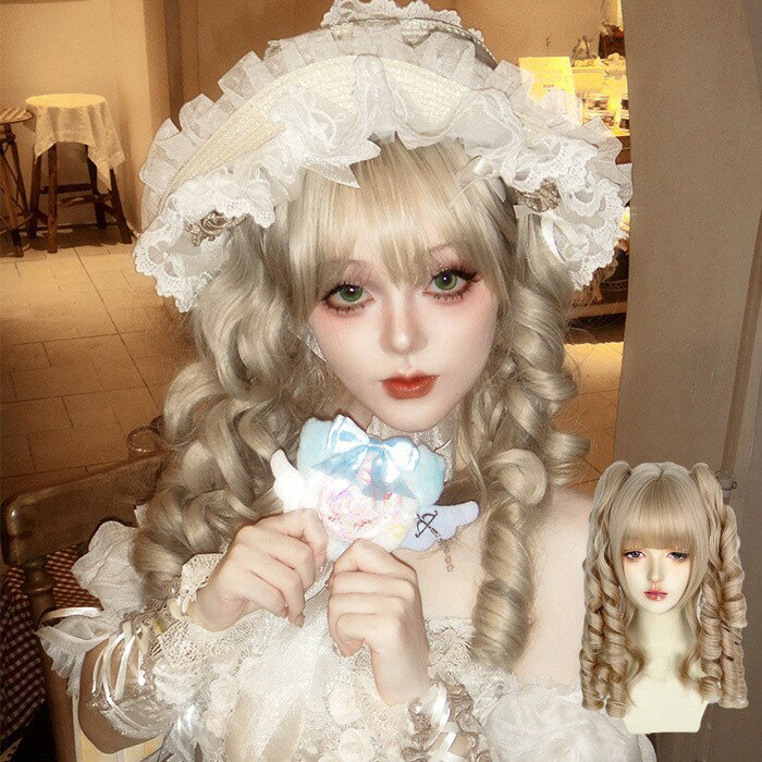Rakuten - ロリータ ウィッグ ツインテール ロング カール フルウィッグ 前髪あり 耐熱 アッシュベージュ リボン付き 高品質 自然 ふんわり カール ヘア レディース コスプレ ハロウィン 撮影 イベント おしゃれ 可愛い dq309x1x1m6