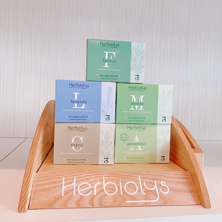 エルビオリス Bio セラピー ソープ Herbiolys オーガニック 天然 無添加 石鹸 100g 選べる香り アーモンド カプラ フォレスト ミント ラベンダー マンダリン ローズ フランス産 リラックス こだわり原料 お子様 敏感肌 乾燥肌 誕生日 記念日 プレゼント ご褒美 ハンドメイド