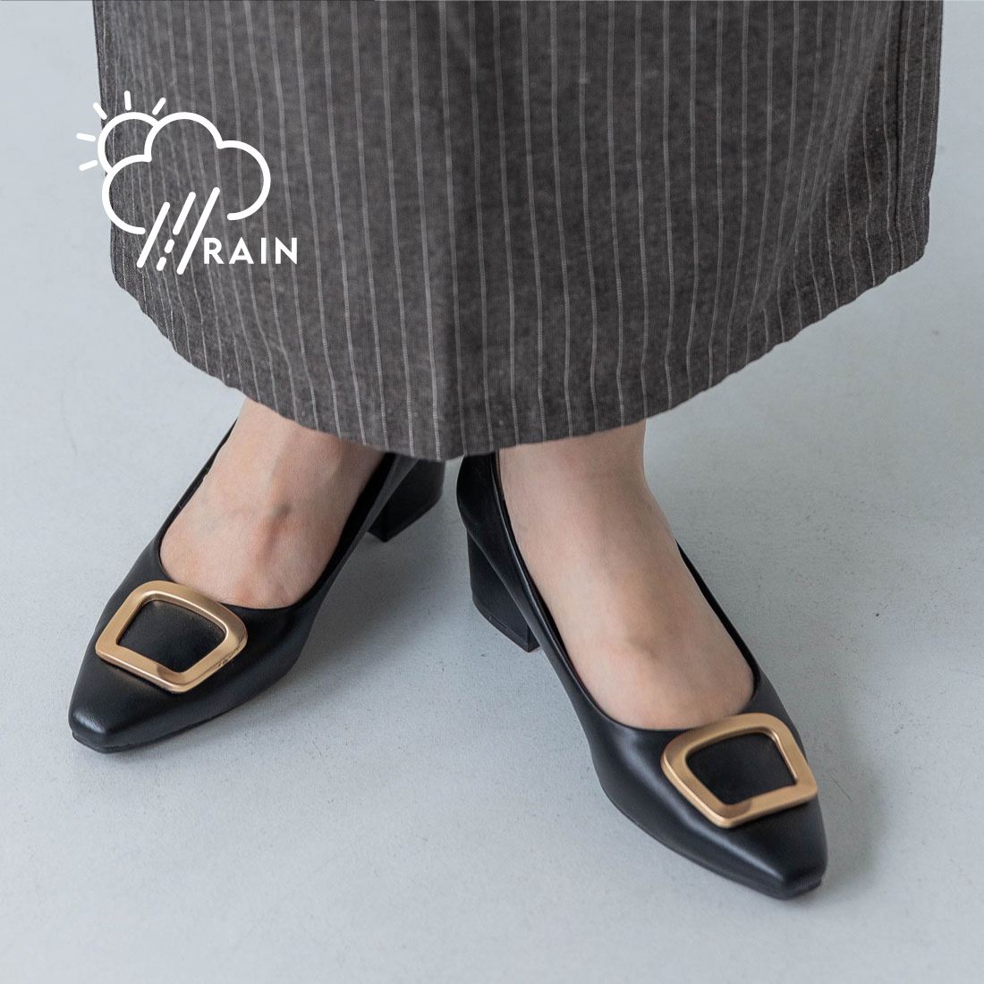 【公式】イーボル EVOL 【晴雨兼用・クッション入り】ゴールドバックル4.5cmパンプス ブラック 靴 レディース 25aw 新作 パンプス 晴雨兼用 雨 レイン レインシューズ 太ヒール 仕事 オフィス 定番 結婚式 フォーマル 通勤 通学 OL 美脚 柔らかいのサムネイル