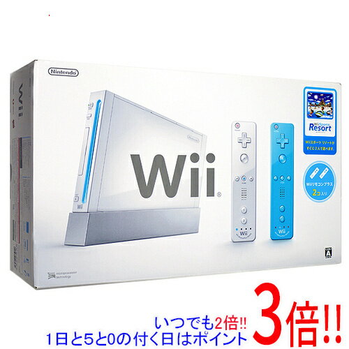 商品名【中古】任天堂 Wii本体 リモコンプラス＆リゾート同梱版 未使用商品状態 開封のみの未使用品です。 ※保証書にすでに他店舗のハンコが押されてありますが、保証期間は終了しております。※外箱に破れや潰れ等の傷み、もしくは汚れがある商品となっております。ご理解の上ご検討お願いします。（商品の画像はイメージとなります） 商品説明 だれでも遊べる直感操作 Wii リモコンは、片手でテレビ画面に向けるだけのカンタン操作。さらに振ったり、ひねったり、指したりと、直感的にプレイすることができるので、ニンテンドーDSのタッチスクリーンと同様に、年齢・性別・ゲーム経験の有無を問わず、誰もが自由自在に操作できます。そして、これまでに見たこともない新しいプレイスタイルは、隣にいる人を"プレイの輪"の中へ誘い込みます。商品名 任天堂■Wii本体 リモコンプラス＆リゾート同梱版◇未使用◇ カラー シロ 型番 RVL-S-WABG 基本仕様 入力端子 ・USB2.0 × 2 ・SDカードスロット ×1 ・ゲームキューブコントローラポート ×4 ・ゲームキューブメモリカードスロット ×2 ・AVマルチ出力端子 ×1（新AVケーブル採用） ・センサーバー接続端子 ×1 通信機能 ・無線LAN（IEEE802.11b/g準拠）またはLANアダプタ（オプション）によるインターネット接続 ・任天堂独自プロトコル方式によるニンテンドーDSとの無線通信 付属品 Wii本体、Wiiリモコンプラス×2、Wii Sports Resortsioソフト、ヌンチャク（拡張コントロール）×1 サイズ 幅x高さx奥行 44×157×215.4 mm(突起物含まず)備考※「クラブニンテンドー」サービスの終了に伴い、クラブニンテンドーポイント付与期限は2015年4月20日までとなります。 その他 ※商品の画像はイメージです。その他たくさんの魅力ある商品を出品しております。ぜひ、見て行ってください。※返品についてはこちらをご覧ください。　