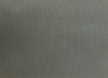 キュプラ先染め甲州織裏地 です。 素材: キュプラ 50% ポリエステル 50% 生地幅: 74cm ベース色: ライトグレー Woven in Japan （富士吉田の甲州織） ※金額は裏地10cmあたりの金額です。 ※撮影の都合上、最大限近づけるよう努力しておりますが、写真は実際のものと色合いが若干異なります。あらかじめご了承ください。 詳細情報 (Detail Specification) タテ ポリエステル 20デニール 双糸 （密度: 300本/一寸）（※デニールは糸の細さの単位です） ヨコ キュプラ 75デニール 単糸 （密度: 115本/一寸）（※デニールは糸の細さの単位です） 織り方 平織（タフタ）（※タテ糸とヨコ糸を交互に織り合わせた基本的な織り方です） EXCYのキュプラ先染め甲州織裏地 、EXCY 8900の色数は全部で19種類です。（※画像をクリックすると商品ページが開きます。） 昭和22年創業の株式会社ヤマモト EXCYが個人のお客様向けに特別にボタン・裏地を直販させていただく特別ページです。株式会社ヤマモト EXCYはメンズフォーマルアクセサリーの他、ボタンや裏地などの服飾資材、テーラー様向け縫製サービスなど高付加価値の商品・サービスをご提供する製造卸です。 　【ネコポスがお得！】 　　こちらの商品をご注文のお客様は、配送方法をネコポスに変更することで、送料が大変お安くなります！ネコポスであれば、ポスト投函で、ご自宅にいる必要もなくなり、ご到着までに1〜2日で届きますので、大変便利かと思います。 　メール便ご希望のお客様は、要望欄に 　「ネコポス希望」とご記入下さい。 　ご注文確認後改めて弊社側で送料の訂正を致します。 　 　※クロネコヤマトのネコポスにてお送り致します。 　※決済方法が代引きのお客様は利用できません。 　※ポストに入らない場合は持ち戻りをいたします。キュプラ先染め甲州織裏地 です。 素材: キュプラ 50% ポリエステル 50% 生地幅: 74cm ベース色: ライトグレー Woven in Japan （富士吉田の甲州織） ※金額は裏地10cmあたりの金額です。 ※撮影の都合上、最大限近づけるよう努力しておりますが、写真は実際のものと色合いが若干異なります。あらかじめご了承ください。 詳細情報 (Detail Specification) タテ ポリエステル 20デニール 双糸 （密度: 300本/一寸）（※デニールは糸の細さの単位です） ヨコ キュプラ 75デニール 単糸 （密度: 115本/一寸）（※デニールは糸の細さの単位です） 織り方 平織（タフタ）（※タテ糸とヨコ糸を交互に織り合わせた基本的な織り方です） EXCYのキュプラ先染め甲州織裏地 、EXCY 8900の色数は全部で19種類です。（※画像をクリックすると商品ページが開きます。） 昭和22年創業の株式会社ヤマモト EXCYが個人のお客様向けに特別にボタン・裏地を直販させていただく特別ページです。株式会社ヤマモト EXCYはメンズフォーマルアクセサリーの他、ボタンや裏地などの服飾資材、テーラー様向け縫製サービスなど高付加価値の商品・サービスをご提供する製造卸です。