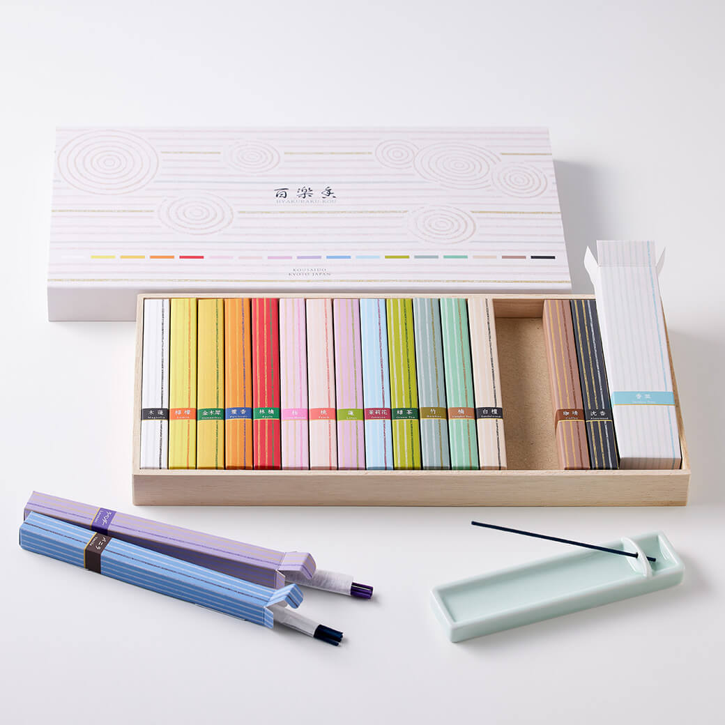 進物用 線香 香彩堂 ｢百楽香　詰め合わせ17種｣ (電報なし) 送料無料 贈答用 ギフト 熨斗無料 のし対応 お線香 お香 御香 葬儀 通夜 告別式 法要 法事 お悔やみ お供え 一周忌 命日 お彼岸 彼岸供養 お盆 初盆 新盆見舞い 即日発送 翌日配達