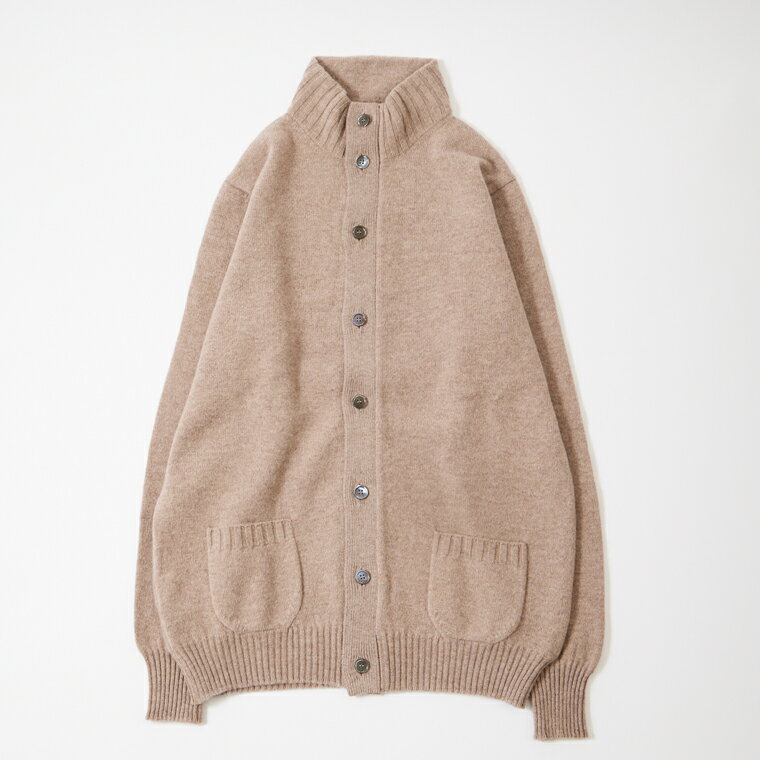 WILLIAM LOCKIE (ウィリアム ロッキー) LAMBSWOOL HI NECK 8BUTTON CARDIGAN - MUSHROOM