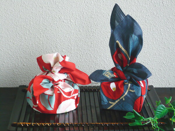 ＼5%OFFクーポン配布中／風呂敷 お弁当 48cm 竹久夢二 つばき 青ねず 綿 ふろしき 名入れ可 日本製 おしゃれ かわいい 和柄 子供 おべんとう チーフ ラッピング 風呂敷専門店 お土産 サイズ プチギフト ポイント消化 冬 メール便 送料無料 バレンタイン 2021格安通販　バレンタイン　人気　ランキング