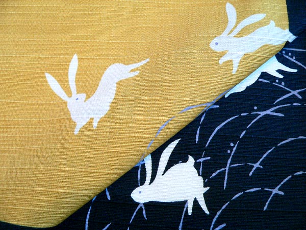 ＼5%OFFクーポン配布中／風呂敷 お弁当 うさぎ柄 50cm 包むと月見うさぎになる 綿 シャンタン 小ふろしき 名入れ可 日本製 おしゃれ かわいい 和柄 チーフ ラッピング 風呂敷専門店 お土産 プチギフト ポイント消化 メール便 送料無料 バレンタイン 2021格安通販　バレンタイン　人気　ランキング