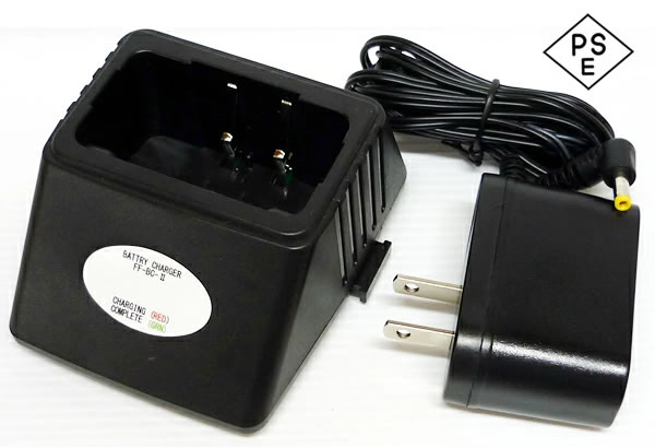 ■ケンウッド デミトス用 シングルチャージャーUBC-10の互換品です ■専用ACアダプタ付属 PSE(電気用品安全法)技術基準適合品) ■当社製のニッケル水素バッテリーパックFF-BT800をトランシーバー本体に装着した状態で充電可能です。 ■充電時間は約8時間 ■適合機種 ・UBZ-LS20 ・UBZ-LP20 ・UBZ-LM20 ・UBZ-LP27 ・UBZ-LK20 ・UBZ-LJ20 ・UTB-10 ・UBZ-LA7 ・UBZ-LF9 ・UBZ-LF11 ・UBZ-LG9 ・UBZ-LG11 ・UBZ-LH9 ・UBZ-LH11 ・UBZ-LH20