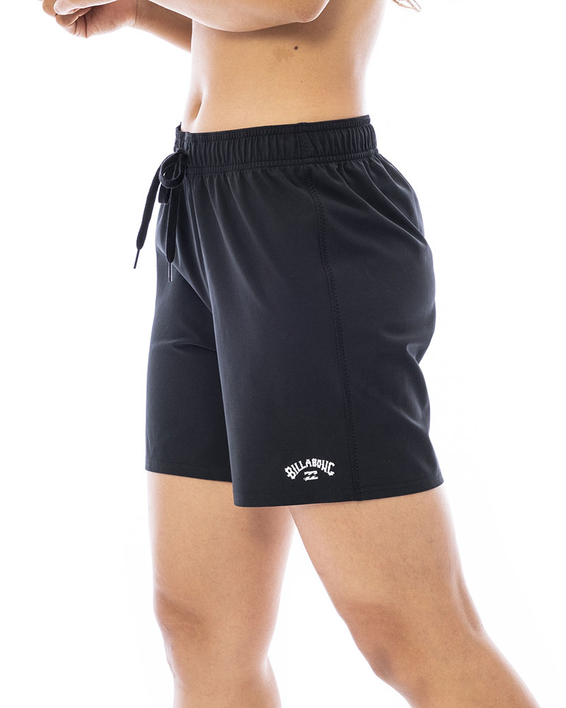 【RSL】BILLABONG Women【BD013513_BLK】ボードショーツ 23SS [MIDDLE BOARDSHORTS] ビラボン 女性用 水着 サーフトランクス 海パン サーフィン 水着 プール リサイクル素材 ミドル丈※この商品はボトムスのみの販売です [メール便対応可]