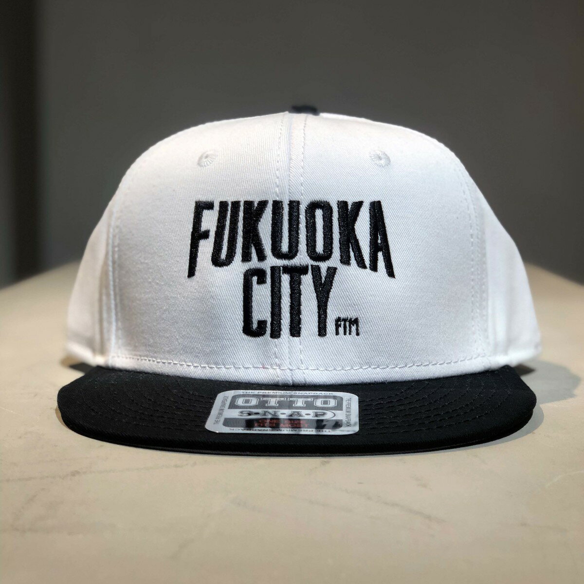 オットー 刺繍ロゴ FUKUOKACITY CAP フクオカシティキャップ ホワイト ブラック 白 黒 OTTO オットー フラットバイザーキャップ フクオカT 福岡 お土産 ご当地 ペア 福岡Tシャツ プレゼント 博多 お土産 帽子 スナップバックキャップ キャップ おしゃれ ブランド