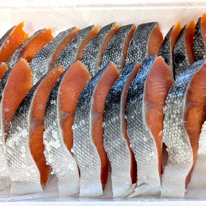 【ふるさと納税】業務用 紅鮭切り身 1kg 大容量 サケ さけ 魚 保存食 冷凍 バラ入れ F4F-7754