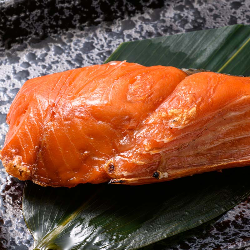 【ふるさと納税】3ヶ月定期便 甘塩紅鮭 真空パック 小分け 冷凍 2切×5袋 計10切 紅鮭 さけ サケ シャケ 鮭 塩 おかず お弁当 厚切り 切り身 魚 定期便 3回 ふるさと 北海道 釧路市 F4F-8874