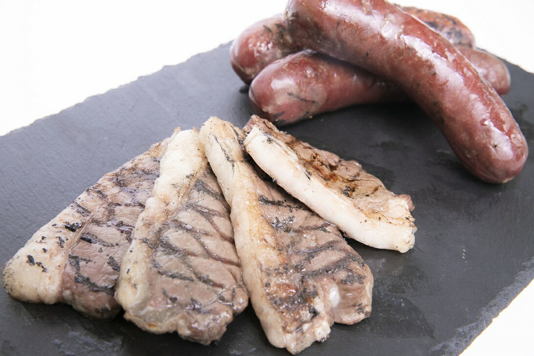 【ふるさと納税】エゾシカ 鹿肉 加工品4点セット ( 肩ローススライス エゾ鹿ジャーキー スモークハムか生ハムのいずれか ソーセージかベーコンのいずれか ) 北海道 鷹栖町 ロース もも肉 使用 高たんぱく 低脂肪 山恵 鹿肉 ジビエ