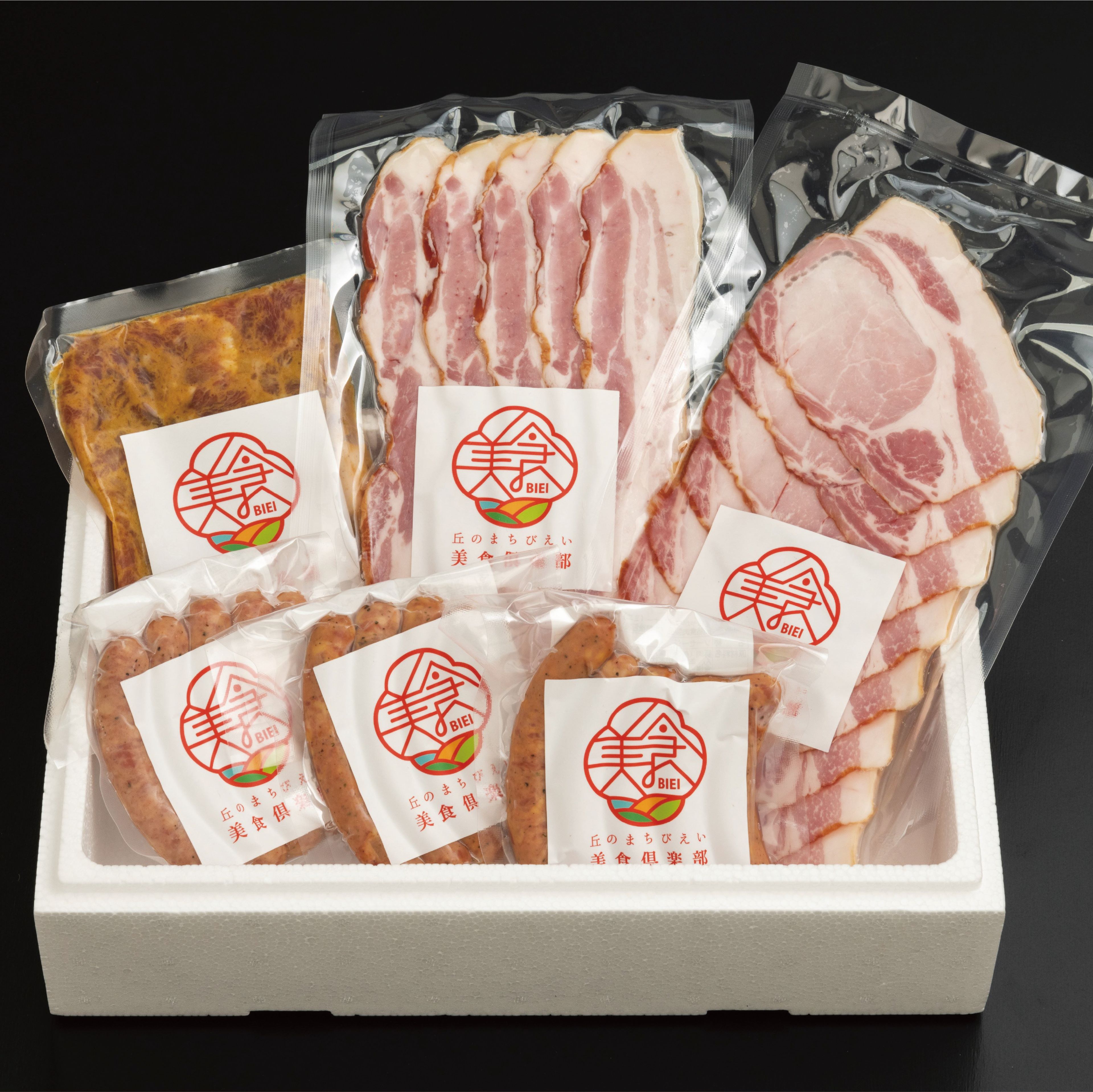 【ふるさと納税】美瑛産豚肉シャルキュトリ　【丘】　北海道　北海道美瑛　北海道美瑛町　美瑛町　美瑛　美瑛豚　美瑛産豚肉　ソーセージ　ウィンナー　ベーコン　丘のまちびえい美食倶楽部公認[015-71]のサムネイル