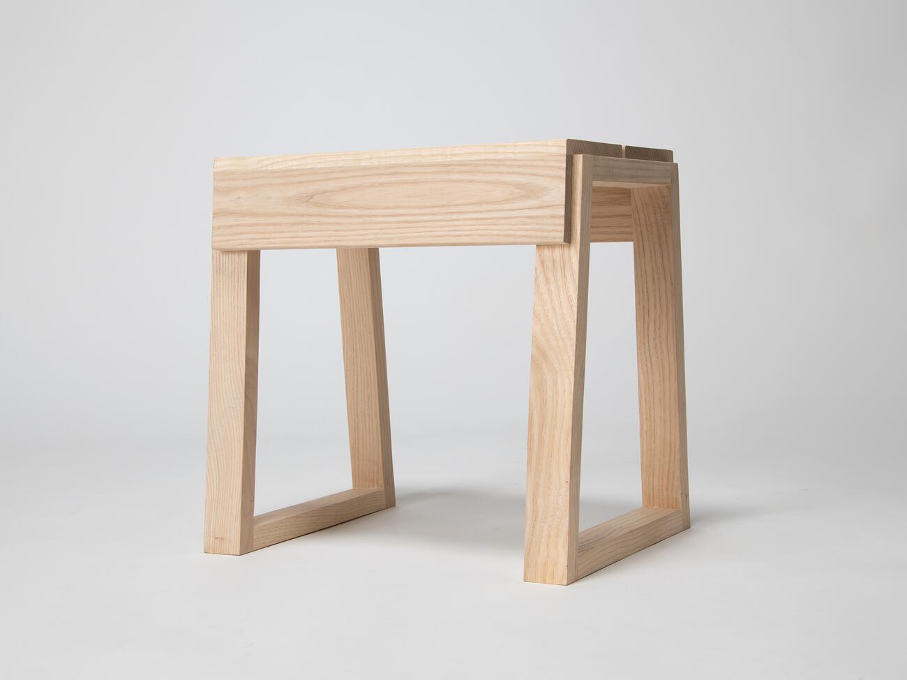 中川町の森から生まれたスツール 『ZAG レギュラータイプ』