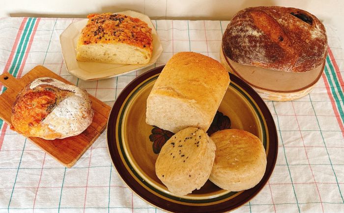 【ふるさと納税】【お歳暮対象】厚真を味わう 自家製酵母のパン詰め合わせ Bセット【パン工房Chillin'】 パン 道産小麦 国産小麦 自家製酵母 詰め合わせ ...