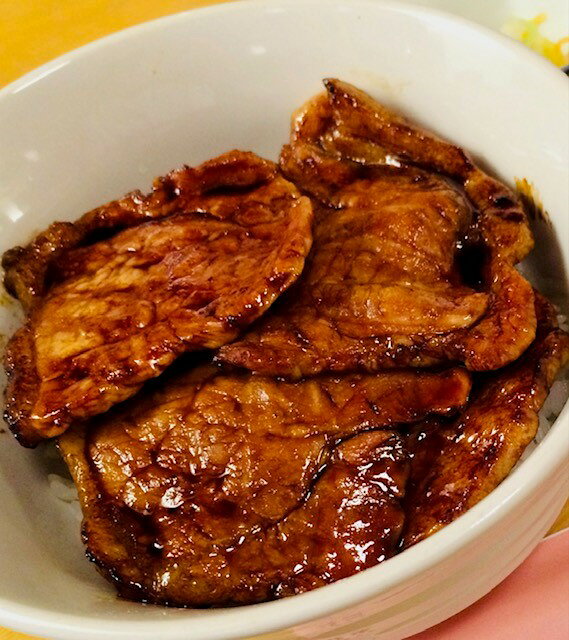 【ふるさと納税】十勝名物 さくら亭 豚丼 タレ 180ml×2本 簡単 グルメ 夕飯 時短 簡単 おかず 北海道名物 ご当地グルメ 肉 手作り たれ お取り寄せ 送料無料 国産 北海道 十勝 芽室町 f016373-memuro-10000448 北海道芽室町 サンプル画像2