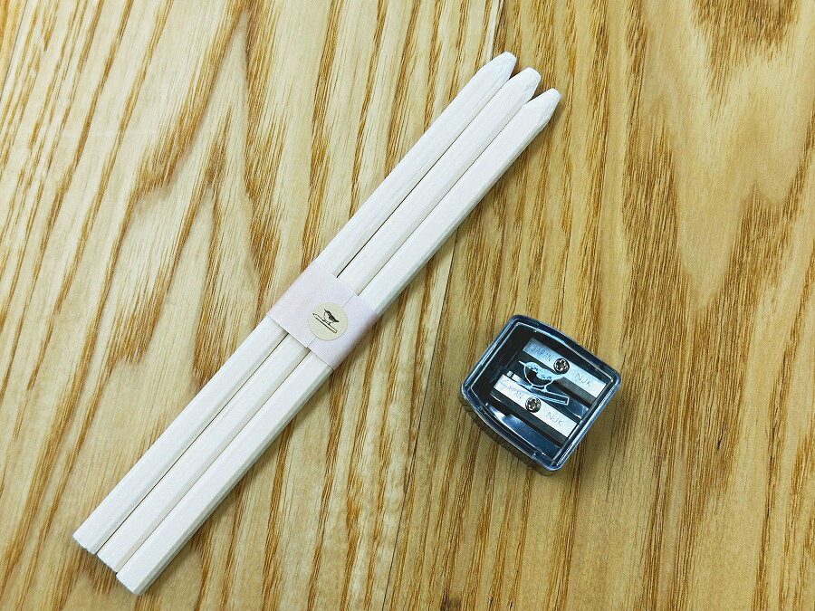 【ふるさと納税】【北海道広尾町産トドマツ使用】まちまちえんぴつ3本セット　えんぴつ削り付　広尾サンタランドウッド製品