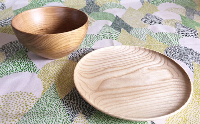 【ふるさと納税】十勝の樹々のうつわ 天然木製 中皿 18cm・スリムボウル 13cmセット 工芸品 食器 汁椀 お皿 器