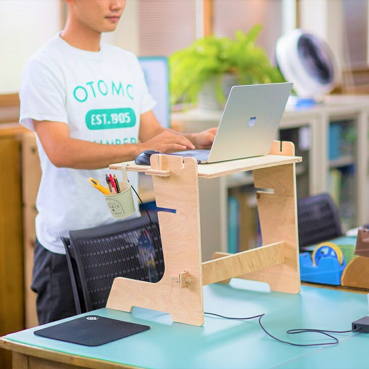 【ふるさと納税】木の香り漂う 木製デスク WOOD STANDING DESK【スタンダード】