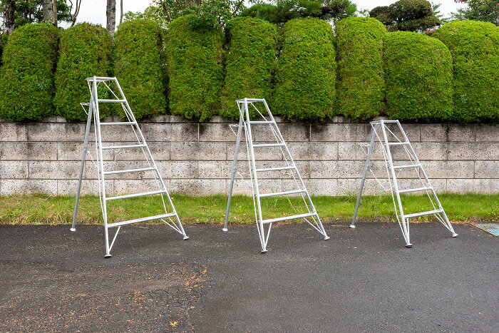 【ふるさと納税】アルミ製 脚立 三脚 210ライトステップ SE-7 【沖縄・離島配送不可・時間指定不可】軽量 高所作業に！軽くて丈夫 岩手県 北上市 O0114 三協製作所 キャタツ 農作業 剪定 作業 ※4月より価格変更となりました