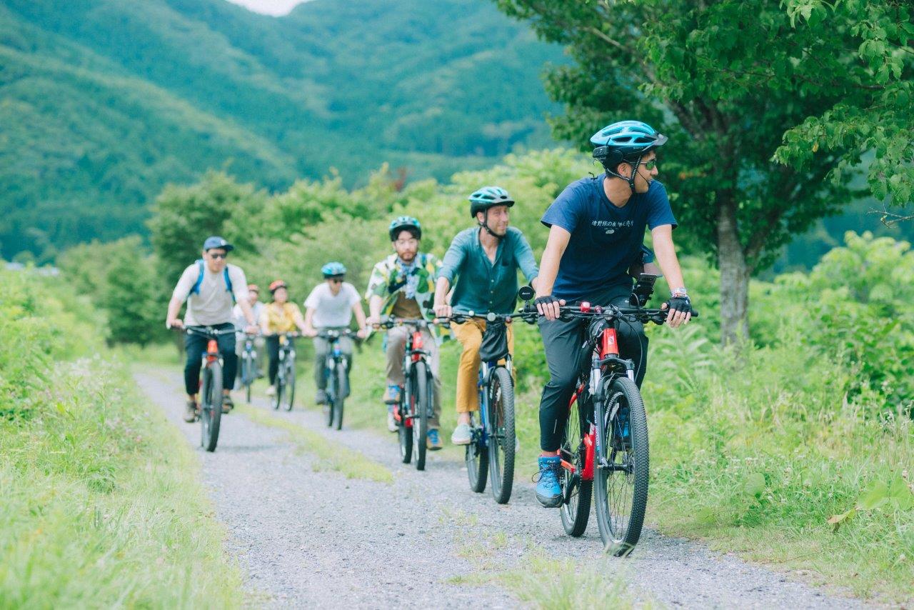 【ふるさと納税】旅行券 6,000円 旅の産地直売所 春夏用 岩手県 遠野市 クーポン ツアー 国内 旅行 観光 ホテル 宿泊 食事 ギフト 紙券 体験 アクティビティ チケット 農家 民宿 民泊 旅 産直 まちあるき まちぶら さとぶら グリーン ツーリズム 3