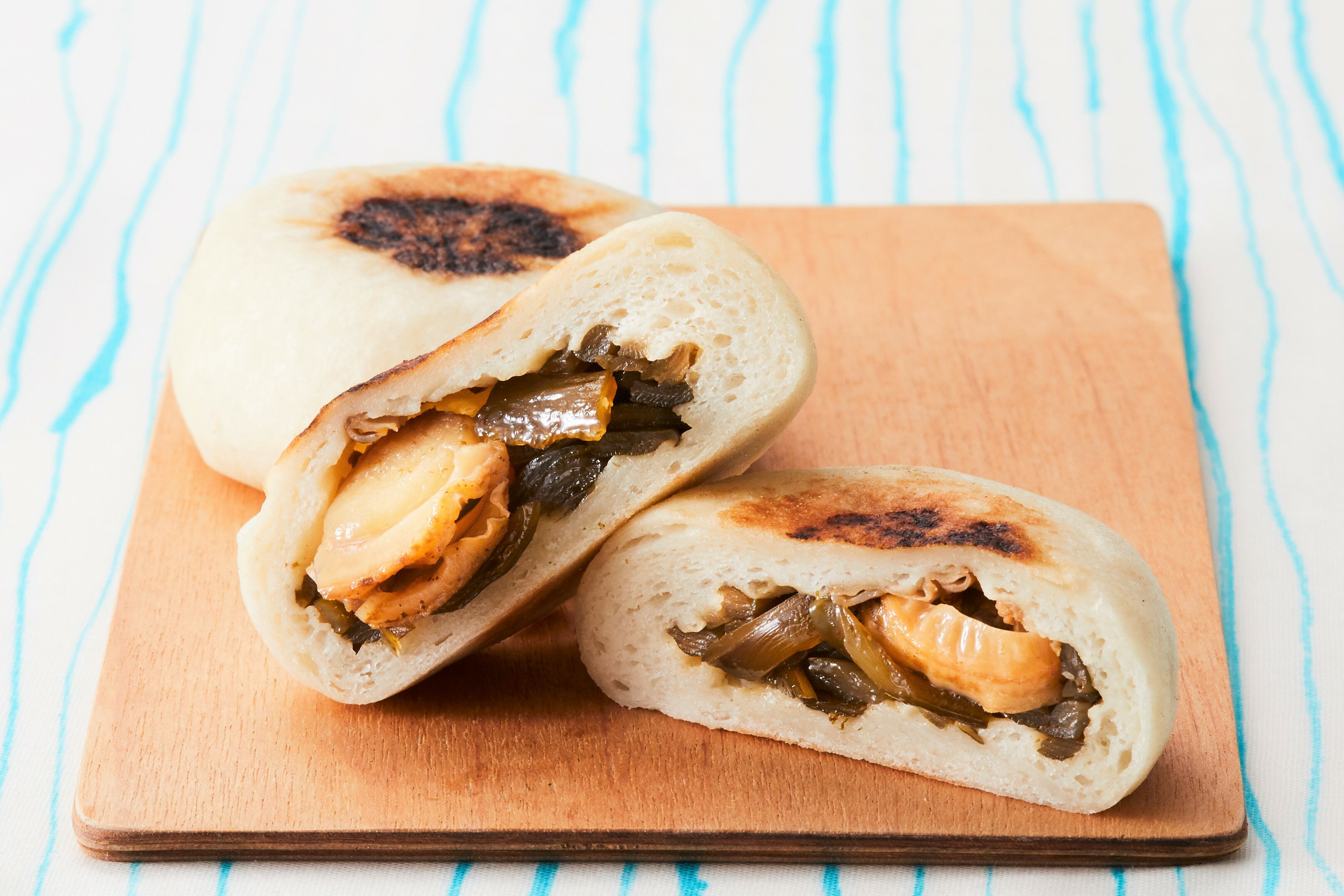 【ふるさと納税】手づくり おやき(茎ホタテ)14個 めぐ海 冷凍 スイーツ 保存食 自然解凍 レンチン 和菓子 陸前高田