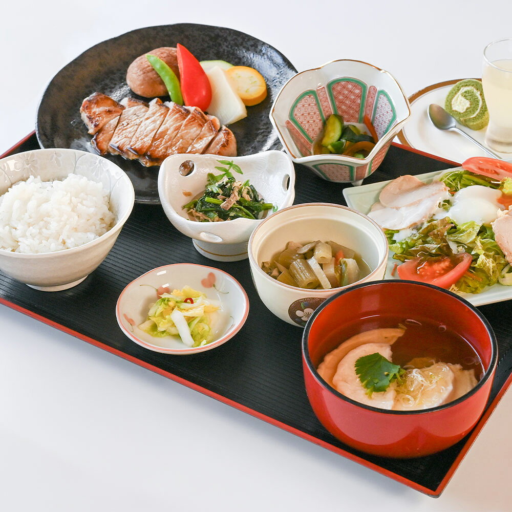【ふるさと納税】【平日限定】カダルテラス金田一 1泊2食付き シングル 宿泊券 洋室 1名様 宿泊 食事 温泉 大浴場 サウナ 金田一温泉 ホテル 旅館 チケット 旅行券 旅行 観光 グルメ トラベル 岩手県 二戸市 送料無料 f032131-ninohe-10000988 岩手県二戸市 サンプル画像3